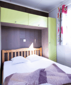 Chalet Iraty de 3 dormitorios con cama doble en el camping Oyam Bidart