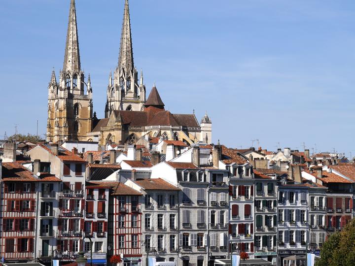 Bayrone Your holidays in Bayonne (Basque Country) with Camping Oyam